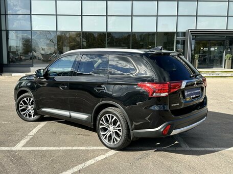 2018 Mitsubishi Outlander III Рестайлинг 2, чёрный, 1665000 рублей, вид 2