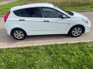 2014 Hyundai Solaris I, белый, 820000 рублей, вид 2