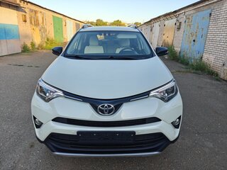 2017 Toyota RAV4 IV (XA40) Рестайлинг, белый, 2550000 рублей, вид 3