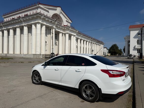 2011 Ford Focus III, белый, 1150000 рублей - вид 4