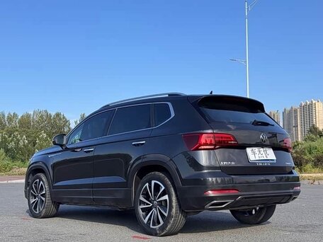 2023 Volkswagen Tharu I, чёрный, 1910000 рублей, вид 4