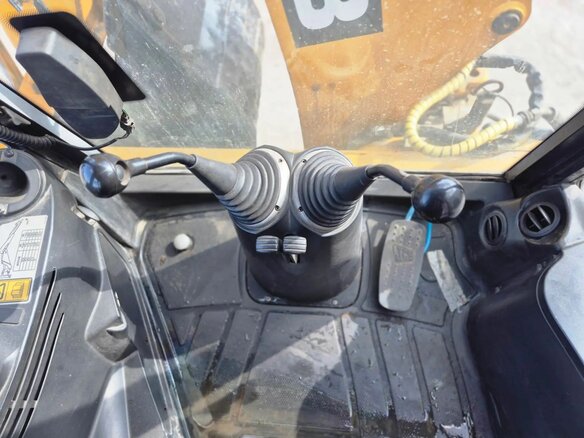 2013 JCB 4CX, жёлтый, 6500000 рублей - вид 12