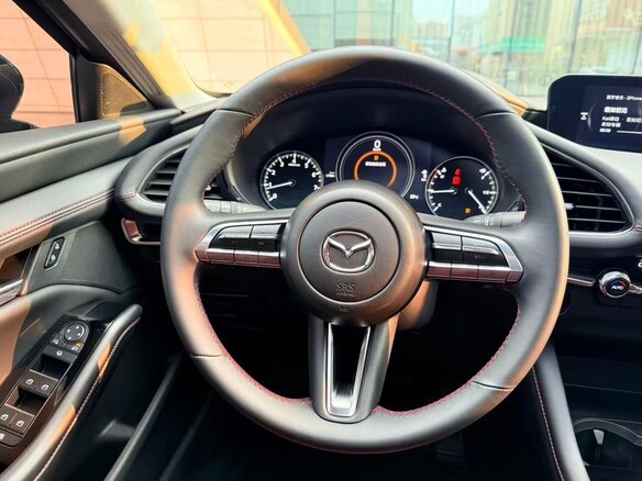 2025 Mazda 3 Axela IV (BP), серый, 1800000 рублей - вид 10
