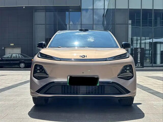 2026 Changan Qiyuan Q05 51.9 kWh II, золотистый, 2411255 рублей, вид 2
