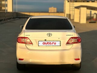 2013 Toyota Corolla X (E140, E150) Рестайлинг, белый, 980000 рублей, вид 4