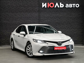 2018 Toyota Camry VIII (XV70), белый, 2300000 рублей, вид 3