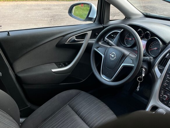 2011 Opel Astra J, белый - вид 14