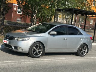 2012 Kia Cerato 6-speed II, серебристый, 850000 рублей, вид 4