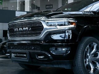 2023 Ram 1500 Crew Cab eTorque V, чёрный, 9500000 рублей, вид 2