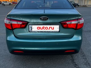 2011 Kia Rio 4-speed III, зелёный, 600000 рублей, вид 4