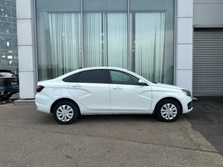 2023 Lada (ВАЗ) Vesta I Рестайлинг (NG), белый, 991000 рублей, вид 3