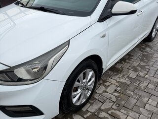 2017 Hyundai Solaris II, белый, 715000 рублей, вид 5