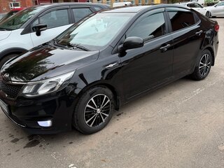 2015 Kia Rio III Рестайлинг, чёрный, 1100000 рублей, вид 1
