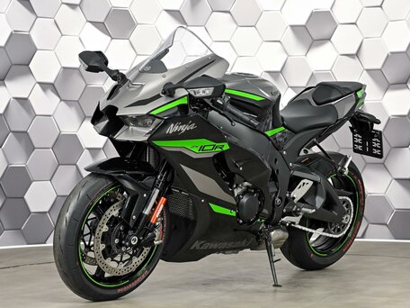 2024 Kawasaki ZX-10R Ninja, чёрный, 1949000 рублей, вид 2