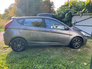 2013 Hyundai Solaris I, серый, 700000 рублей, вид 2