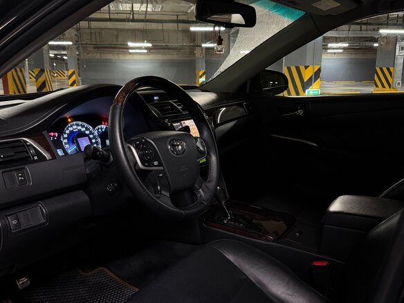 2012 Toyota Camry VII (XV50), чёрный, 1600000 рублей - вид 7