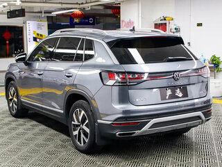 2023 Volkswagen Tayron I Рестайлинг, серебристый, 2000000 рублей, вид 5