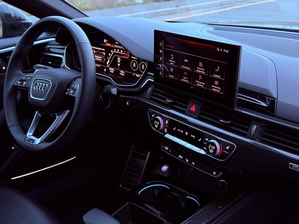 2022 Audi RS 5 II (F5) Рестайлинг, серый, 7850000 рублей - вид 26