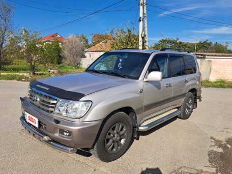2005 Toyota Land Cruiser 100 Series Рестайлинг 2, серебристый, 2400000 рублей, вид 1