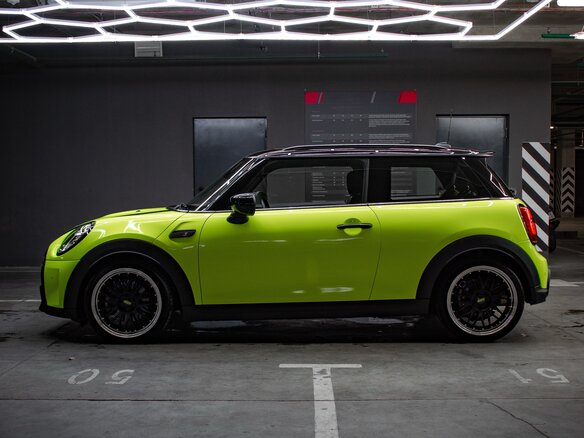 2020 Mini Hatch Cooper S III (F55/F56) Рестайлинг, жёлтый, 2460000 рублей - вид 6