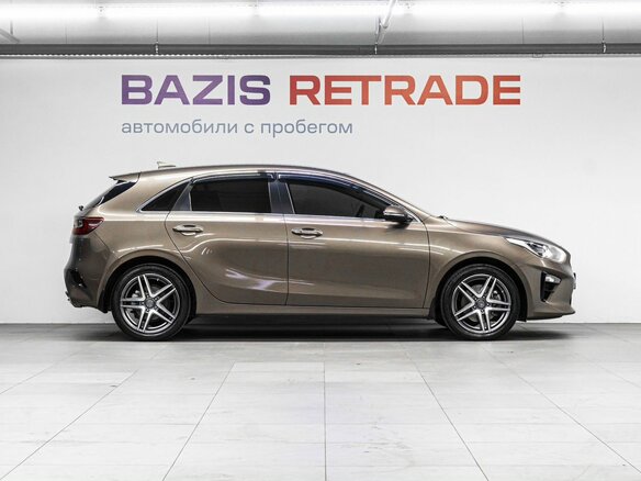 2019 Kia Ceed III, коричневый, 1679000 рублей - вид 2