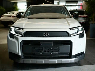2026 Toyota RAV4 VI (XA60), белый, 4499000 рублей, вид 2