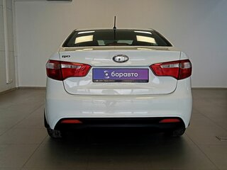 2013 Kia Rio 5-speed III, белый, 892000 рублей, вид 5