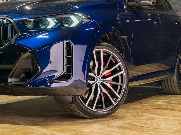 2026 BMW X6 40i III (G06) Рестайлинг, синий, 16590000 рублей - вид 4