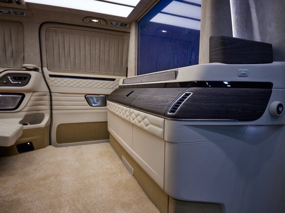 2026 Mercedes-Benz V-Класс Extra Long 300 d экстра длинный III (W447) Рестайлинг 2, чёрный, 37900000 рублей - вид 21
