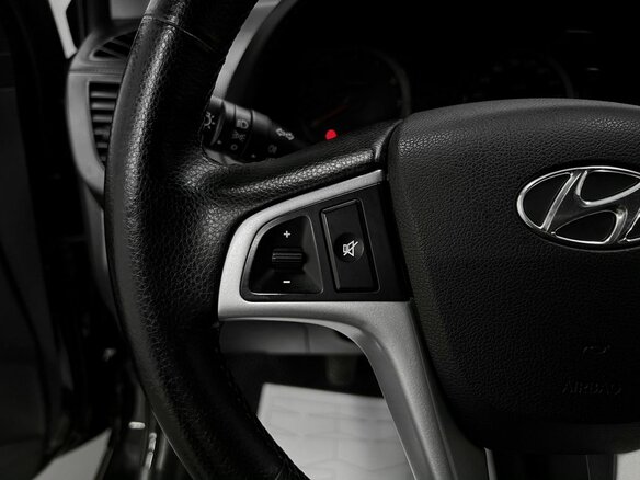 2014 Hyundai Solaris I Рестайлинг, чёрный, 930000 рублей - вид 15
