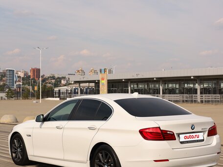 2010 BMW 5 серии 523i VI (F10/F11/F07), белый, 1730000 рублей, вид 5