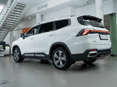 2026 Geely Okavango I Рестайлинг, белый, 4006704 рублей, вид 4