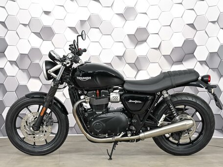 2016 Triumph Street Twin, чёрный, 579000 рублей, вид 4