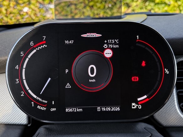 2021 Mini Hatch JCW III (F55/F56) Рестайлинг 2, серебристый, 3800000 рублей - вид 9