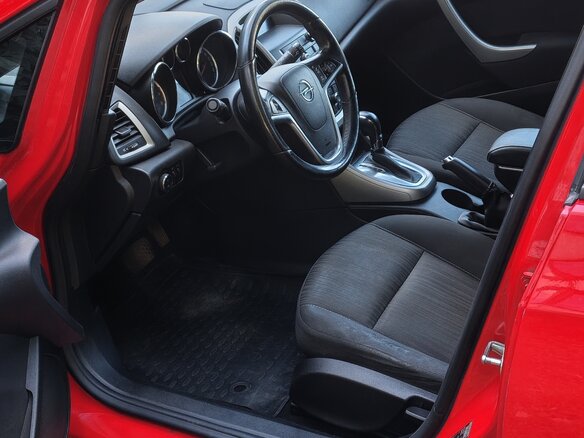 2011 Opel Astra J, красный, 750000 рублей - вид 5