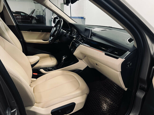 2018 BMW X1 18d sDrive II (F48), бежевый, 2180000 рублей - вид 6