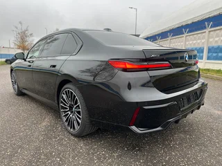 2025 BMW 7 серии 740d xDrive VII (G70), чёрный, 14990000 рублей, вид 3