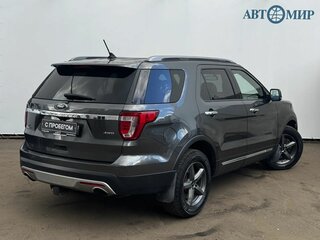 2017 Ford Explorer V Рестайлинг, серый, 2619000 рублей, вид 5