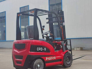 2026 Heli CPD15, красный, 582000 рублей, вид 3