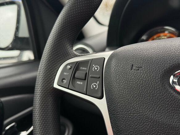 2024 Lada (ВАЗ) Largus Cross I Рестайлинг, белый, 1550000 рублей - вид 14