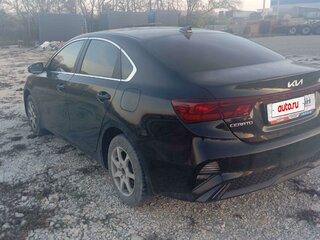 2022 Kia Cerato IV, чёрный, 2105000 рублей, вид 3