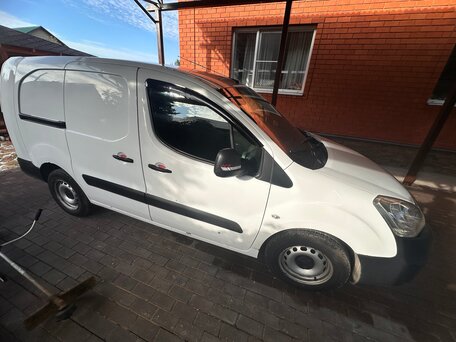 2017 Peugeot Partner, белый, 850000 рублей, вид 3