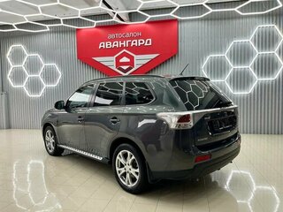 2013 Mitsubishi Outlander III, серый, 1400000 рублей, вид 5
