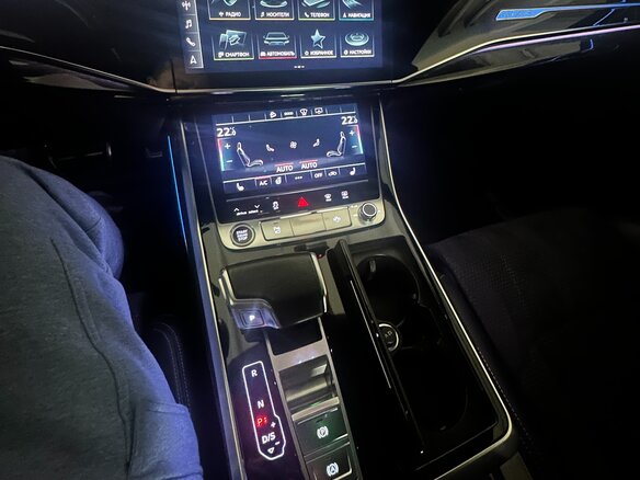 2020 Audi Q8 45 TDI I (4M), серый, 7844000 рублей - вид 7