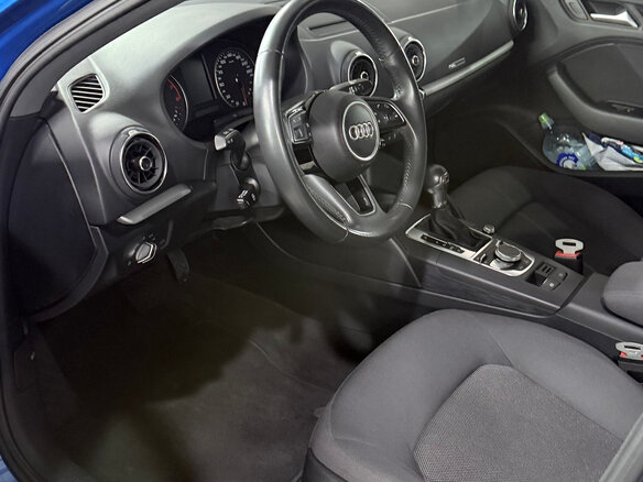 2019 Audi A3 III (8V) Рестайлинг, синий, 1900000 рублей - вид 7