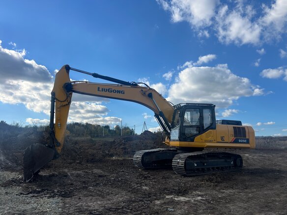 2023 LiuGong CLG 925E, золотистый, 8500000 рублей