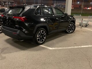 2025 Toyota RAV4 V (XA50), чёрный, 3300000 рублей, вид 4