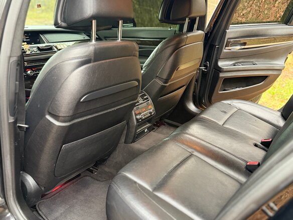2009 BMW 7 серии 740d xDrive V (F01/F02/F04), чёрный, 1750000 рублей - вид 19