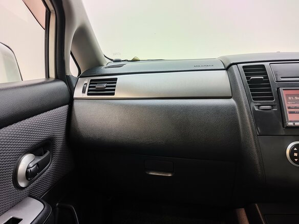 2006 Nissan Tiida I, белый, 480000 рублей - вид 8