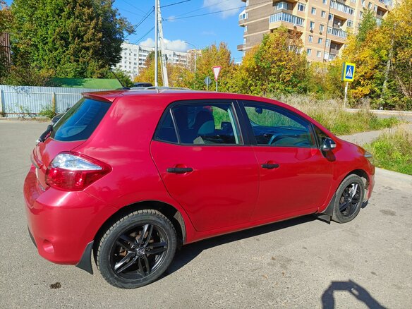 2011 Toyota Auris I Рестайлинг, красный, 950000 рублей - вид 7